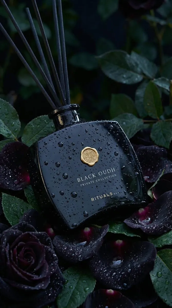 Black Oudh Diffuser Water Droplets Roses