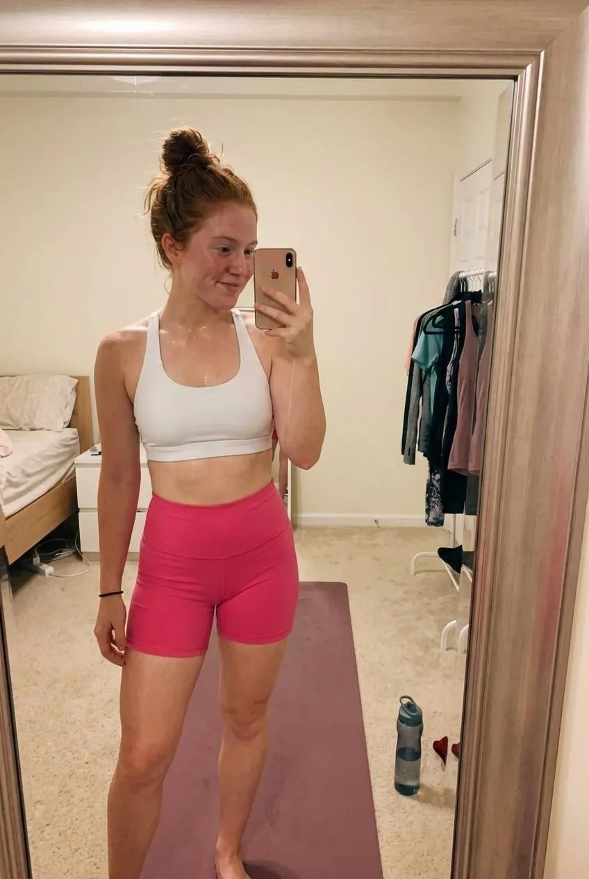Realistic Girl Bedroom Mirror Selfie Workout