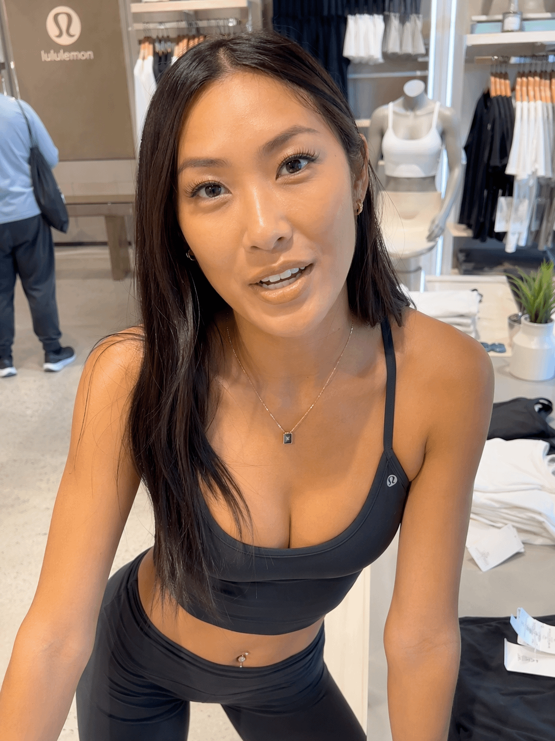 Lululemon Store Selfie Black Athletic Outfit