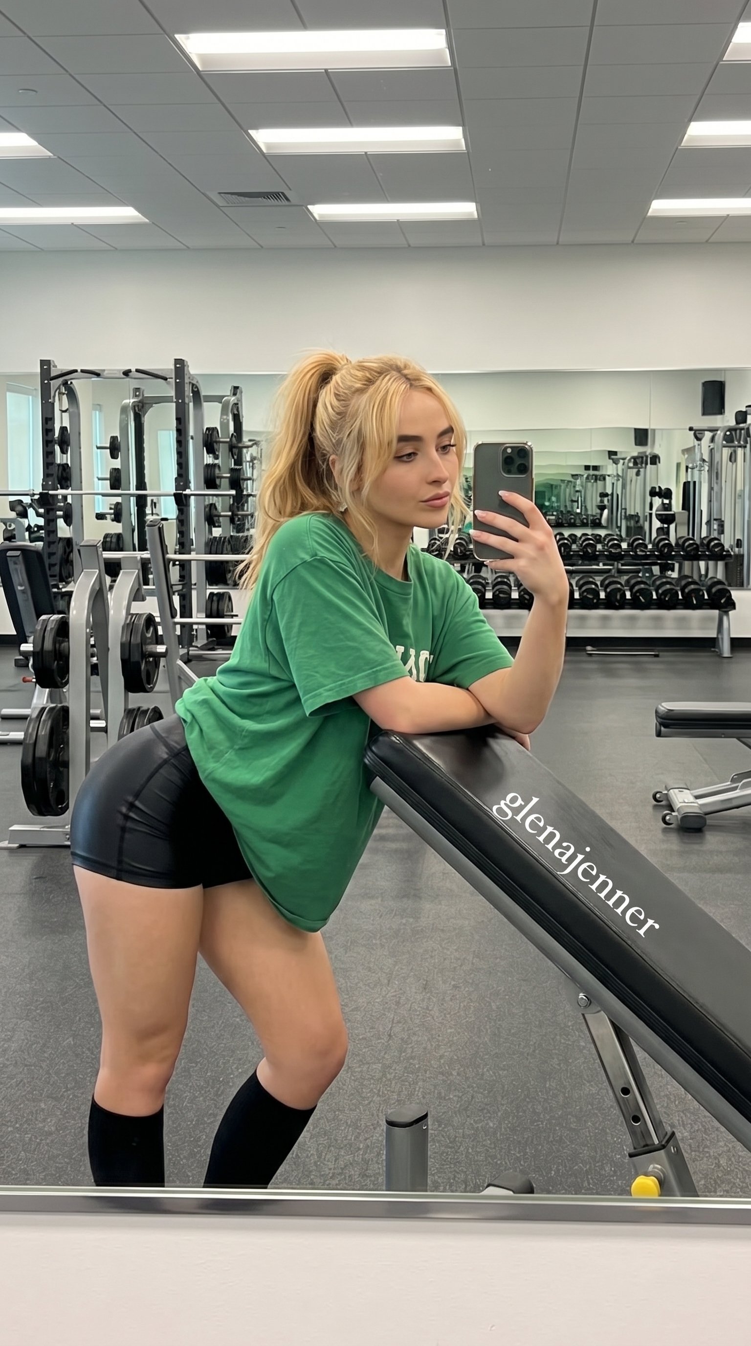 Gym Mirror Selfie Incline Bench Pose