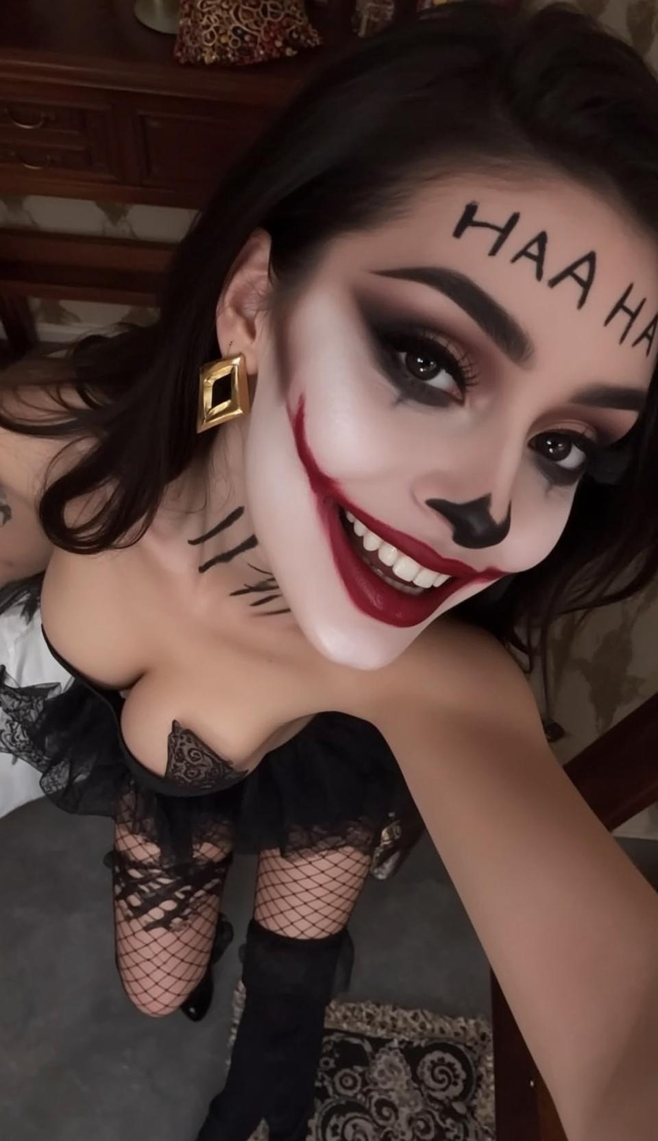 Halloween Makeup Joker Long Dark Brown Pale