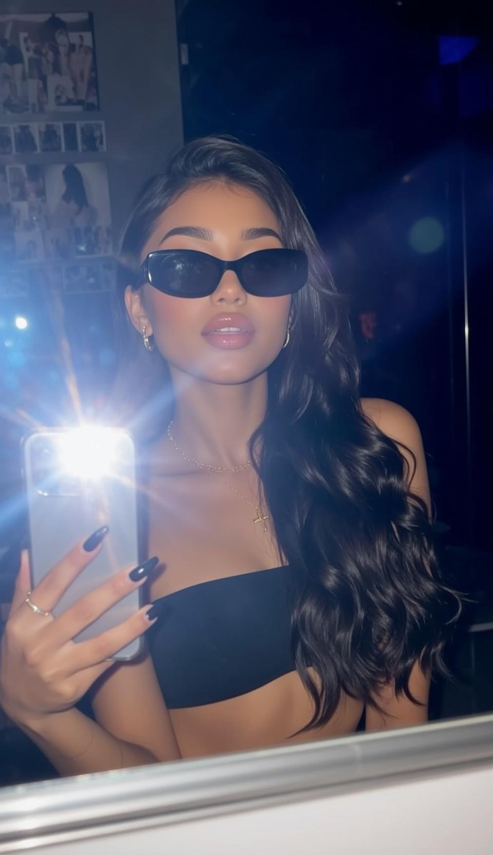 Black Strapless Top Selfie Mirror Flash