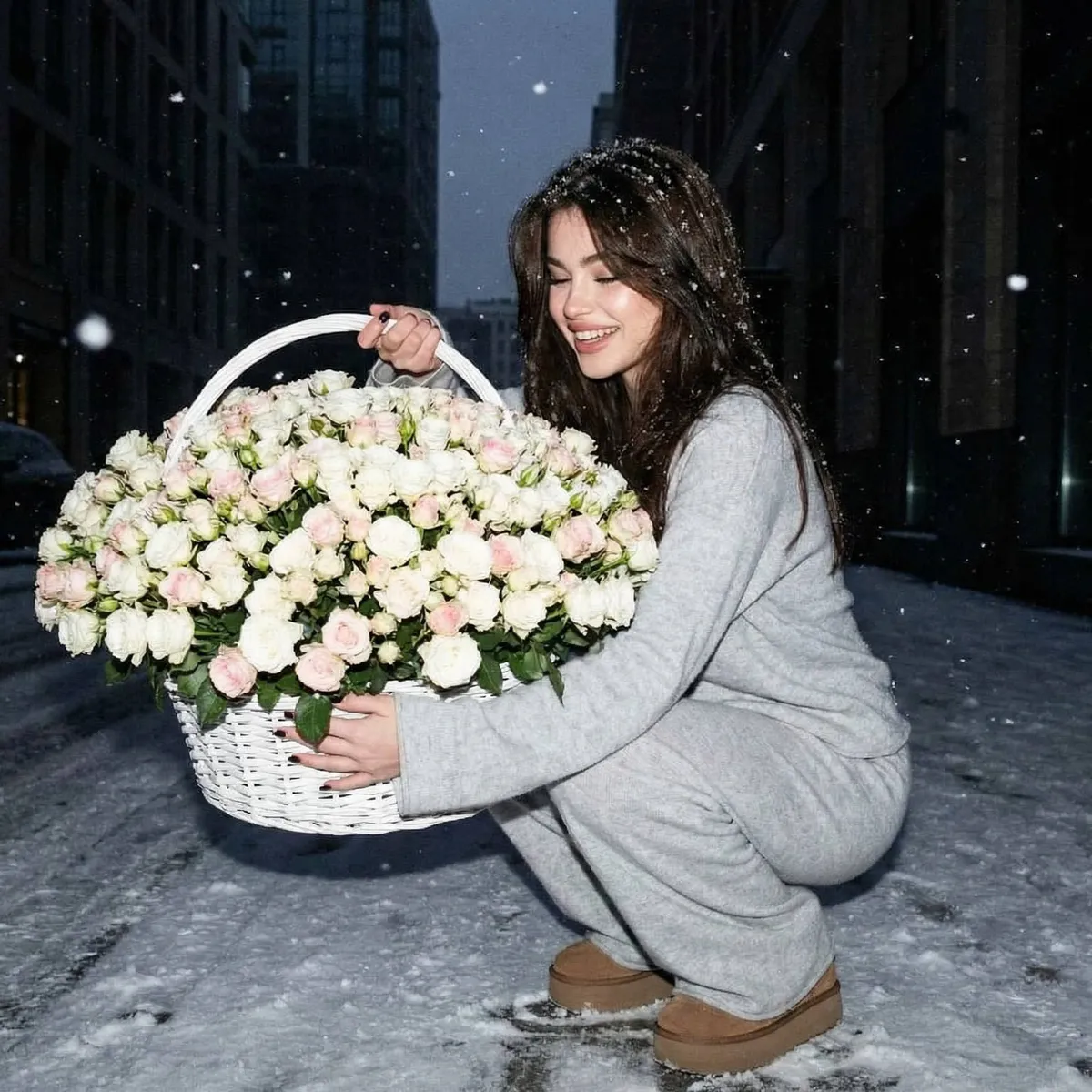 Y2k Winter City Flash Woman Roses