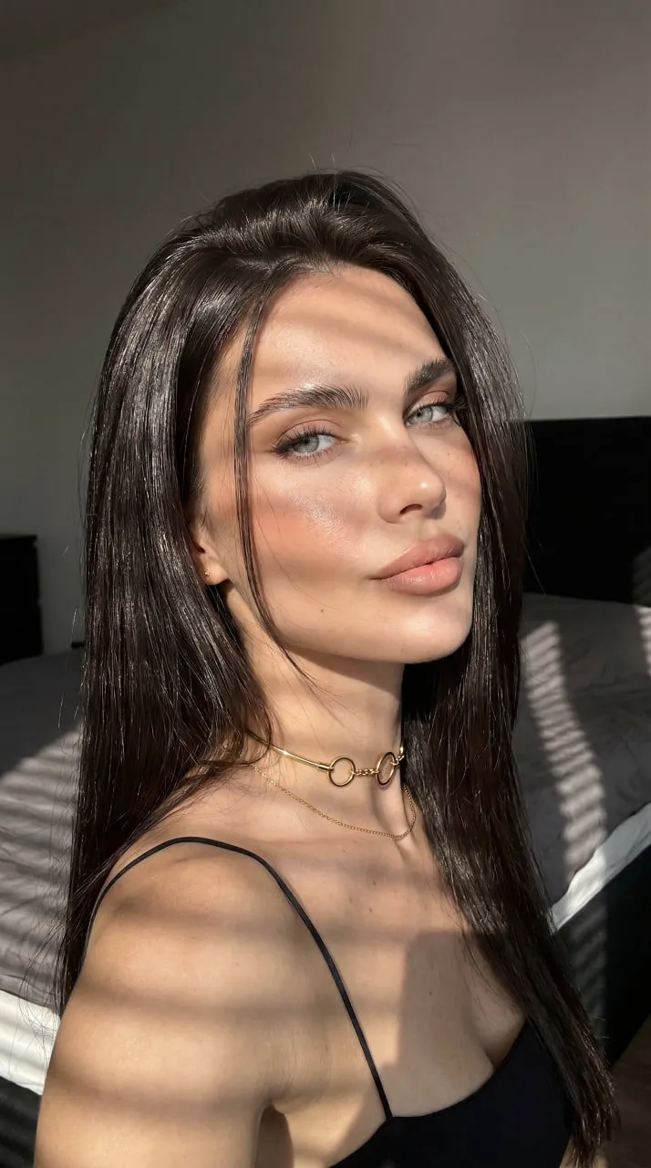 Hyper Selfie Iphone 16 Pro Max Natural Lighting