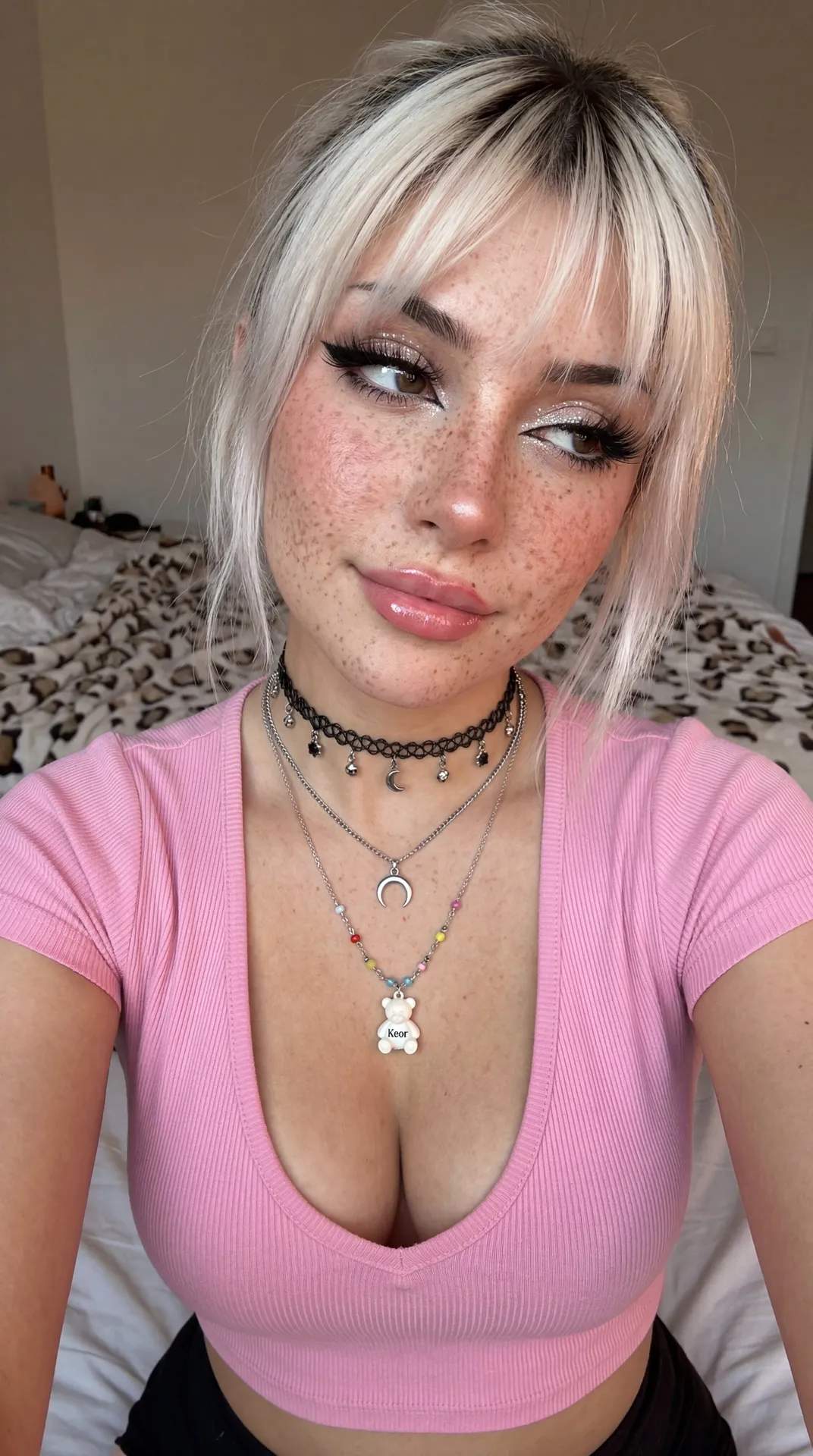 Makeup And Necklace And False Lashes In Casual Selfie