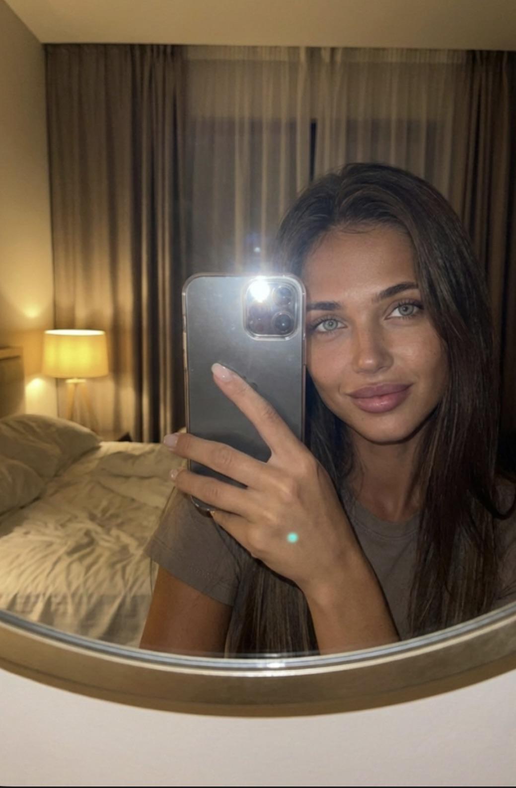 Realistic Hotel Night Mirror Selfie reference photo