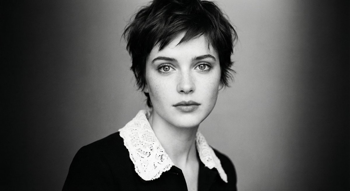 Monochrome Elegance: The Power of a Gaze