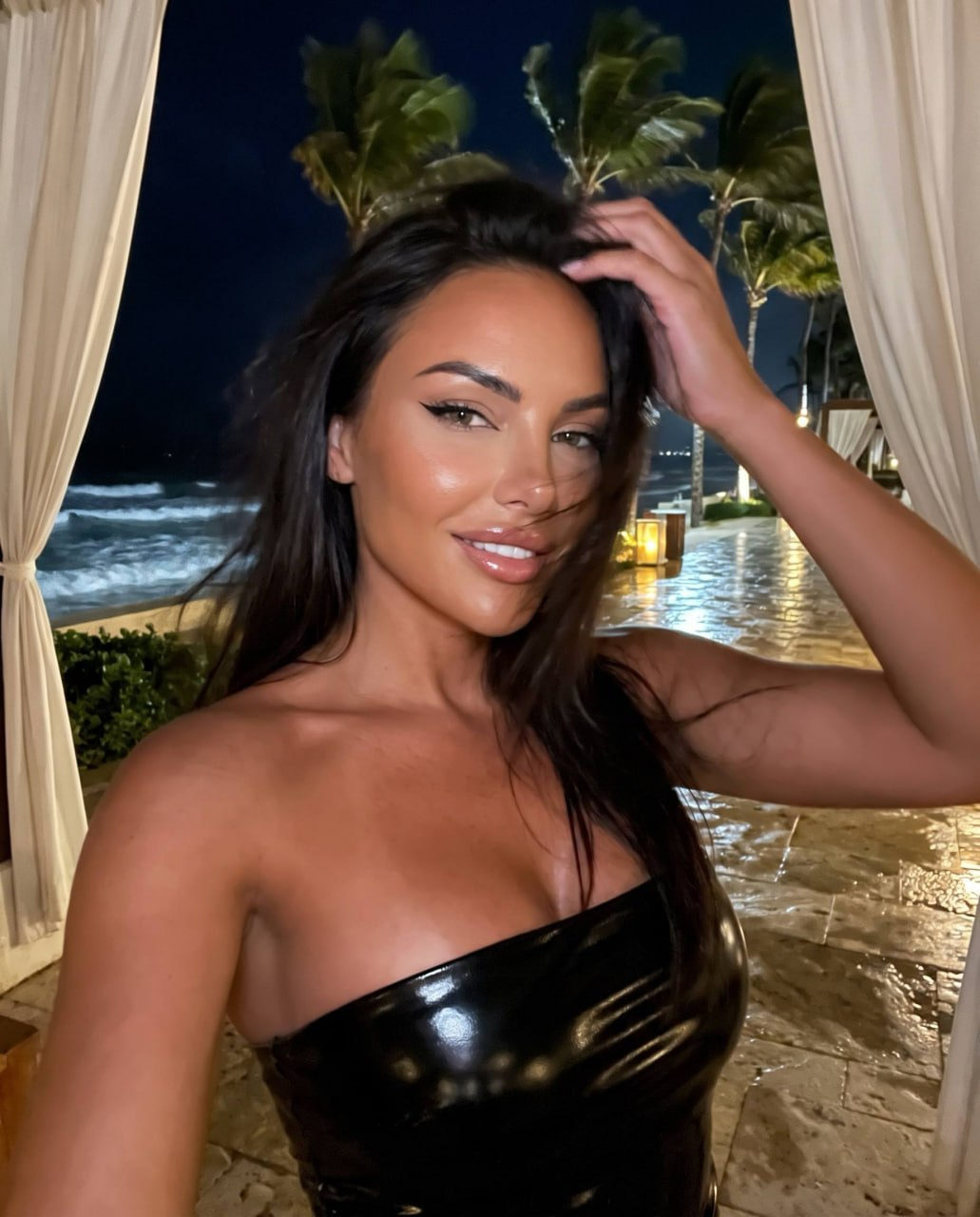 Photorealistic 9 16 Iphone Selfie Ultra Handheld Night