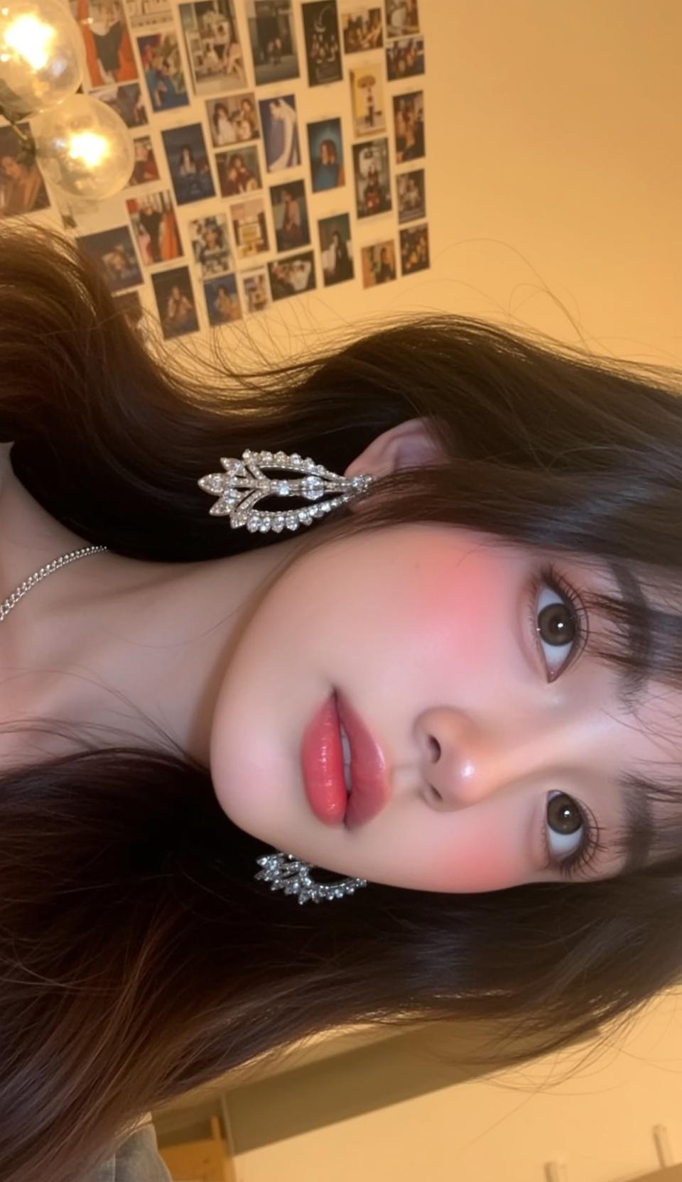 Explore Close-up Head-and-shoulders Shows Tilted Slightly Her