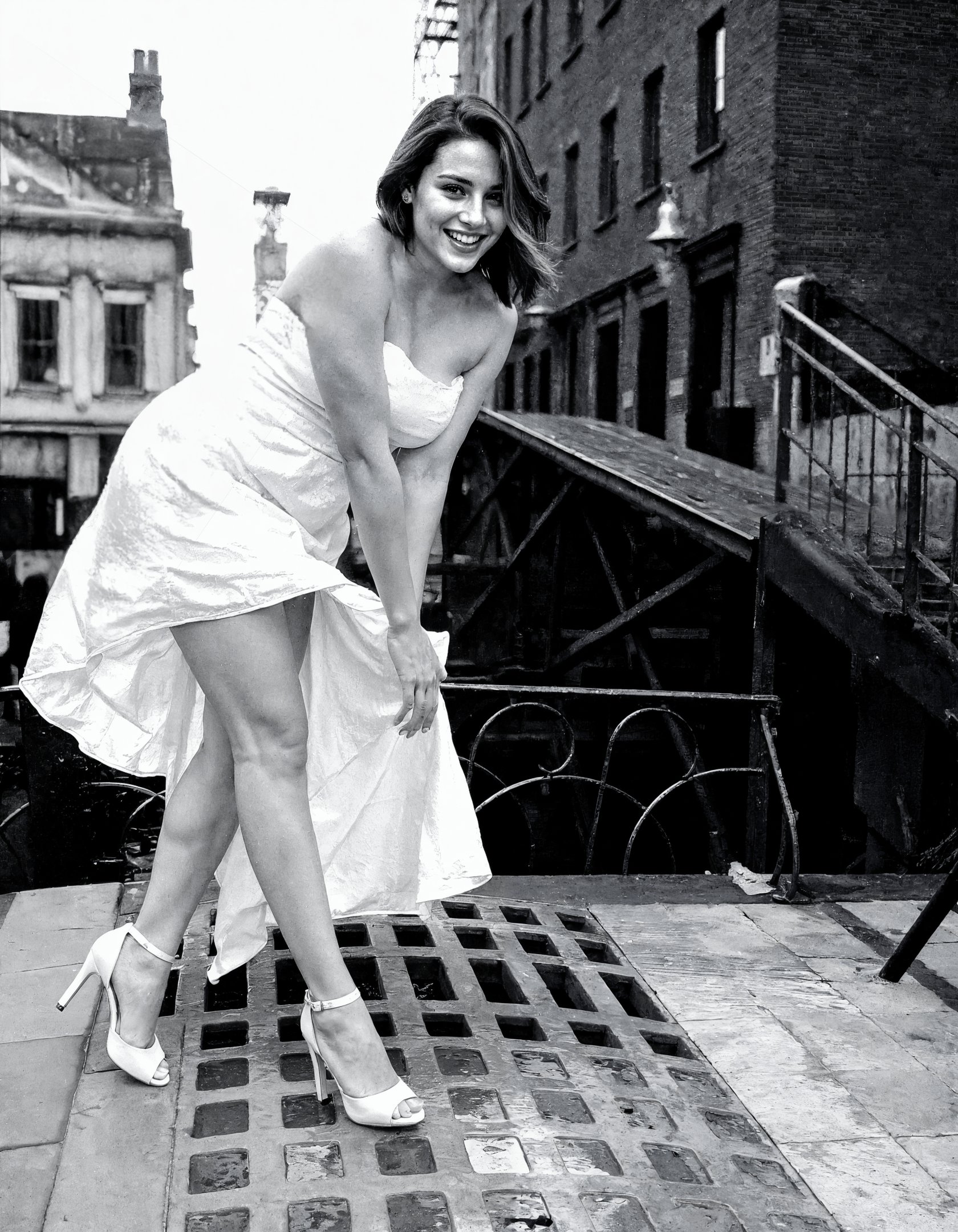 Contrast Black And White Full Length Wearing Strapless Low White