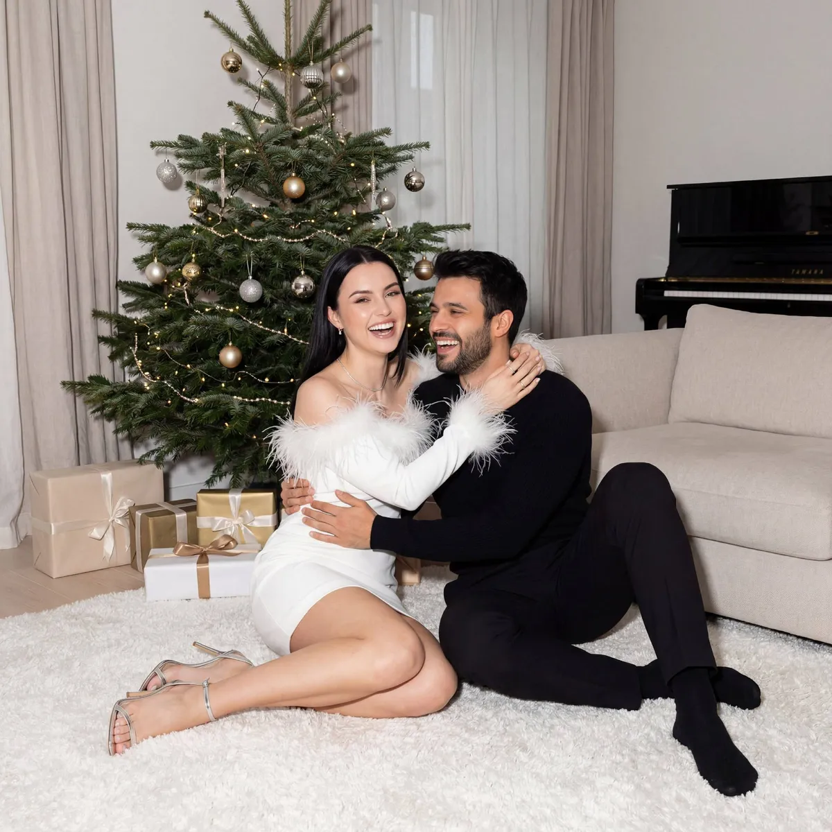 Holiday Rug Christmas Couple