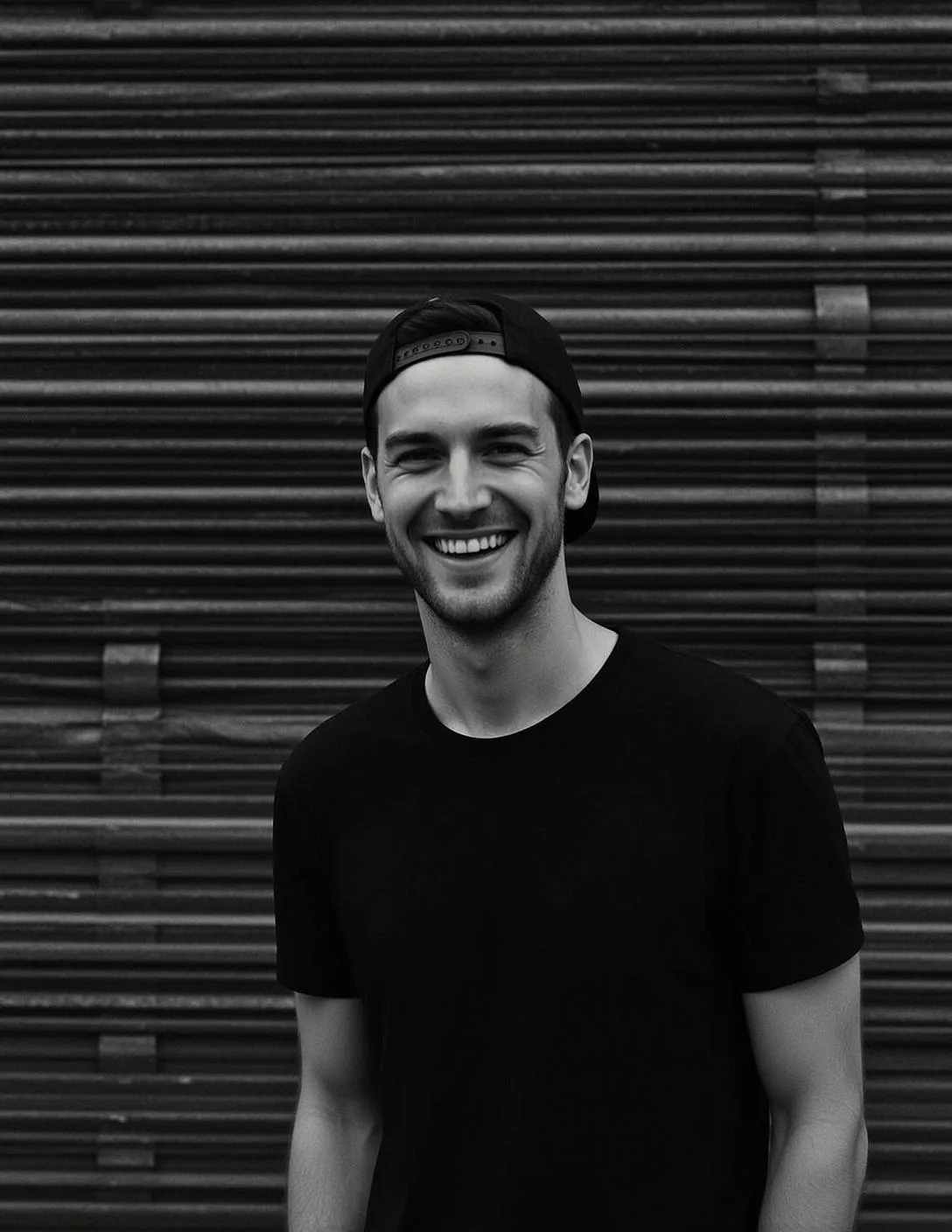 Black Tee Cap Smile