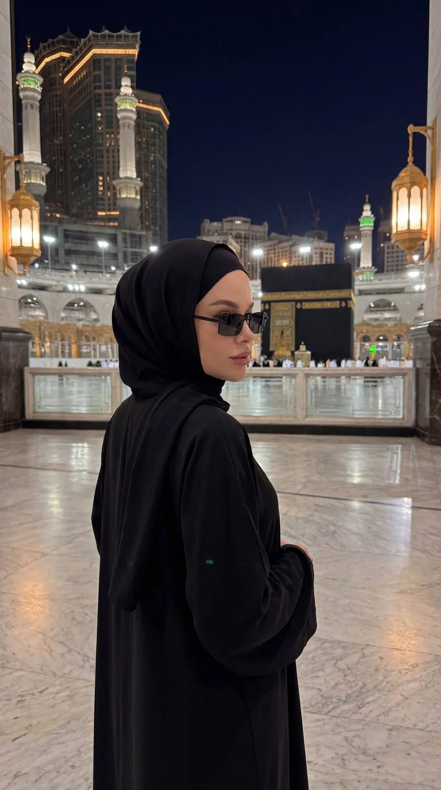 Mecca Kaaba Elegant Black Abaya Sunglasses Profile