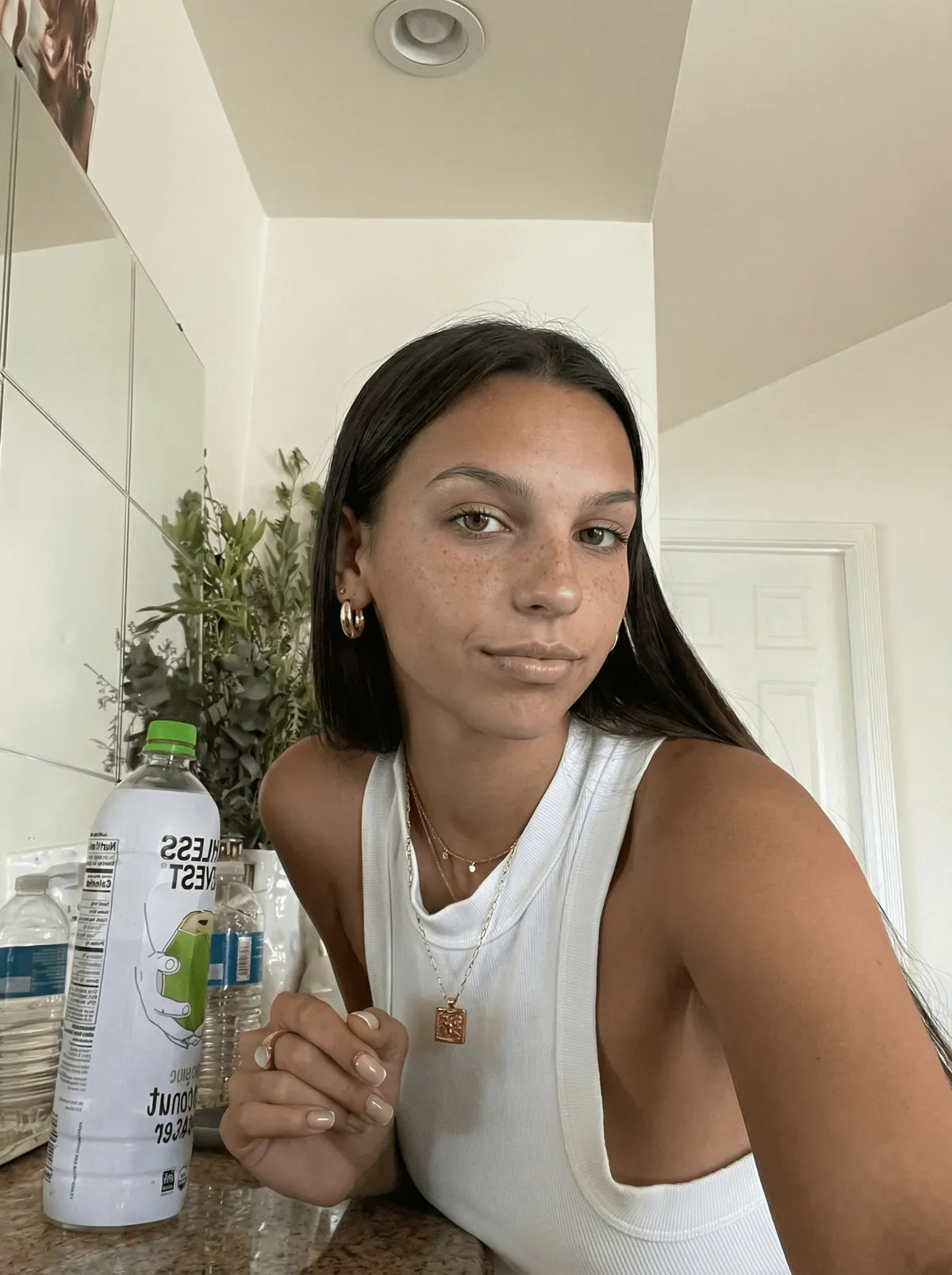 Morning Routine Selfie Pale Tile Houseplants