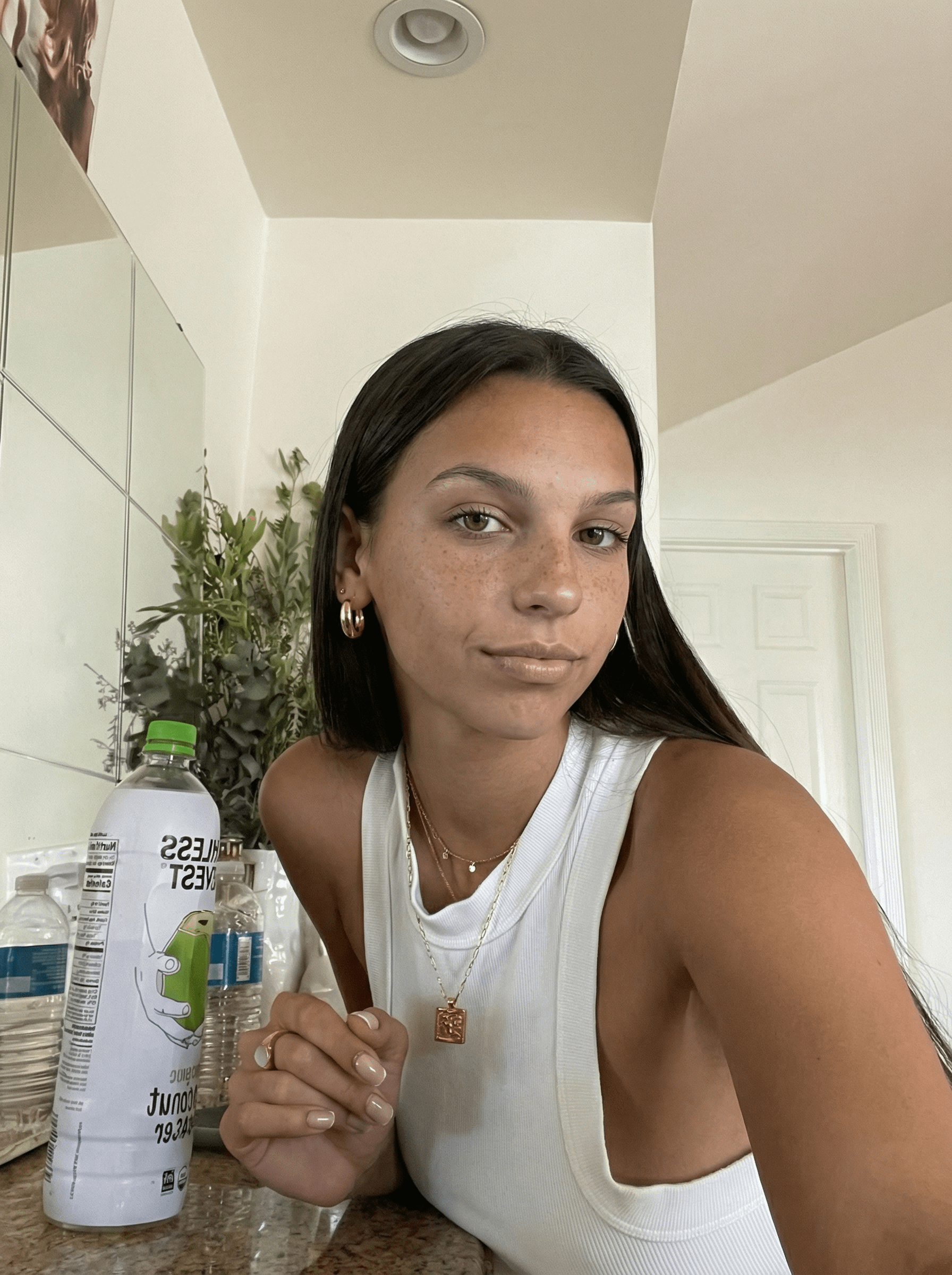Morning Routine Selfie Pale Tile Houseplants