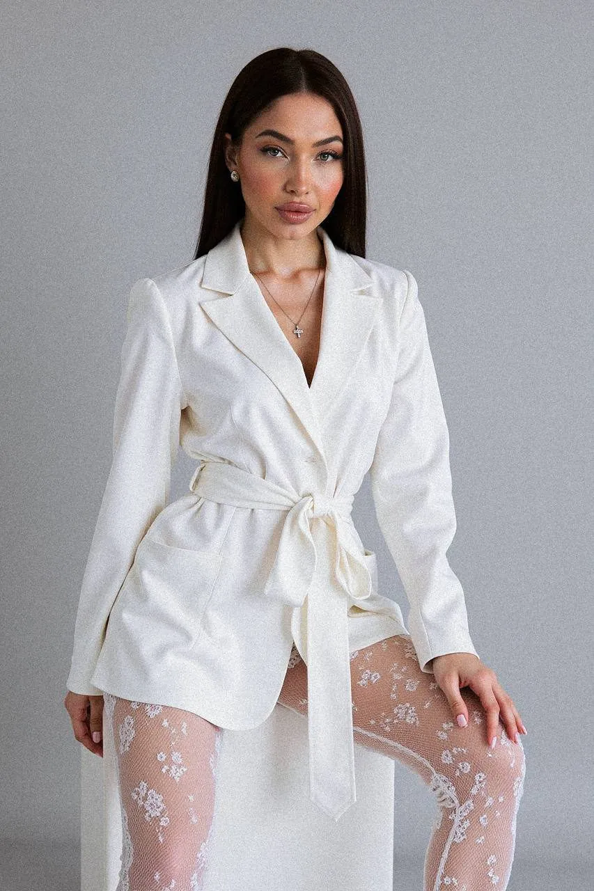 White Seduction Fashion Portrait