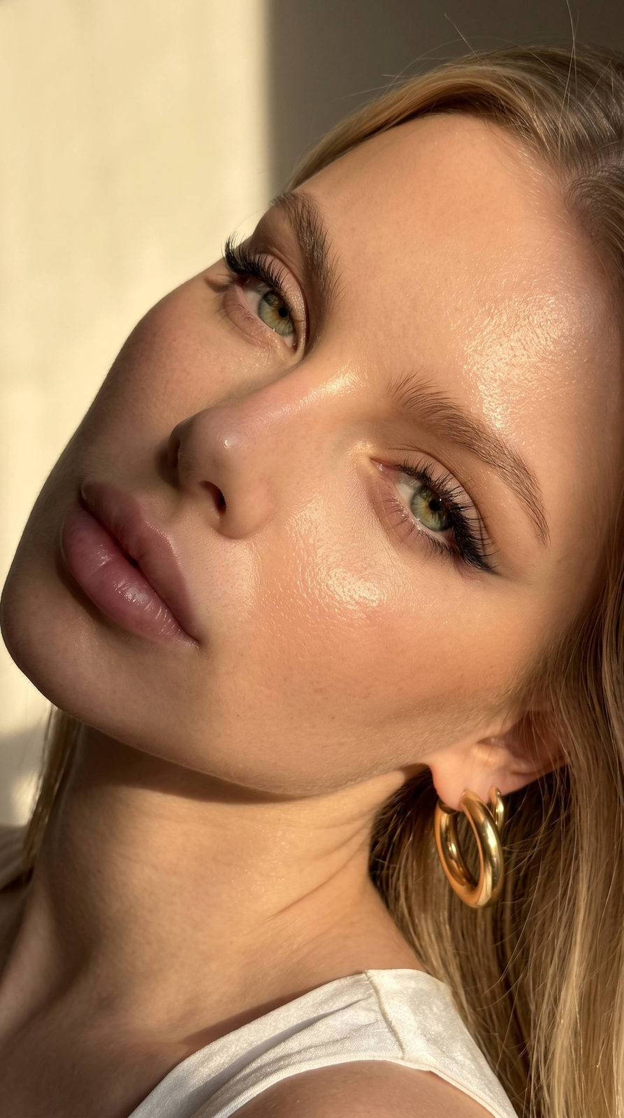 Languid Daring Dreamy Face Black Eyeliner