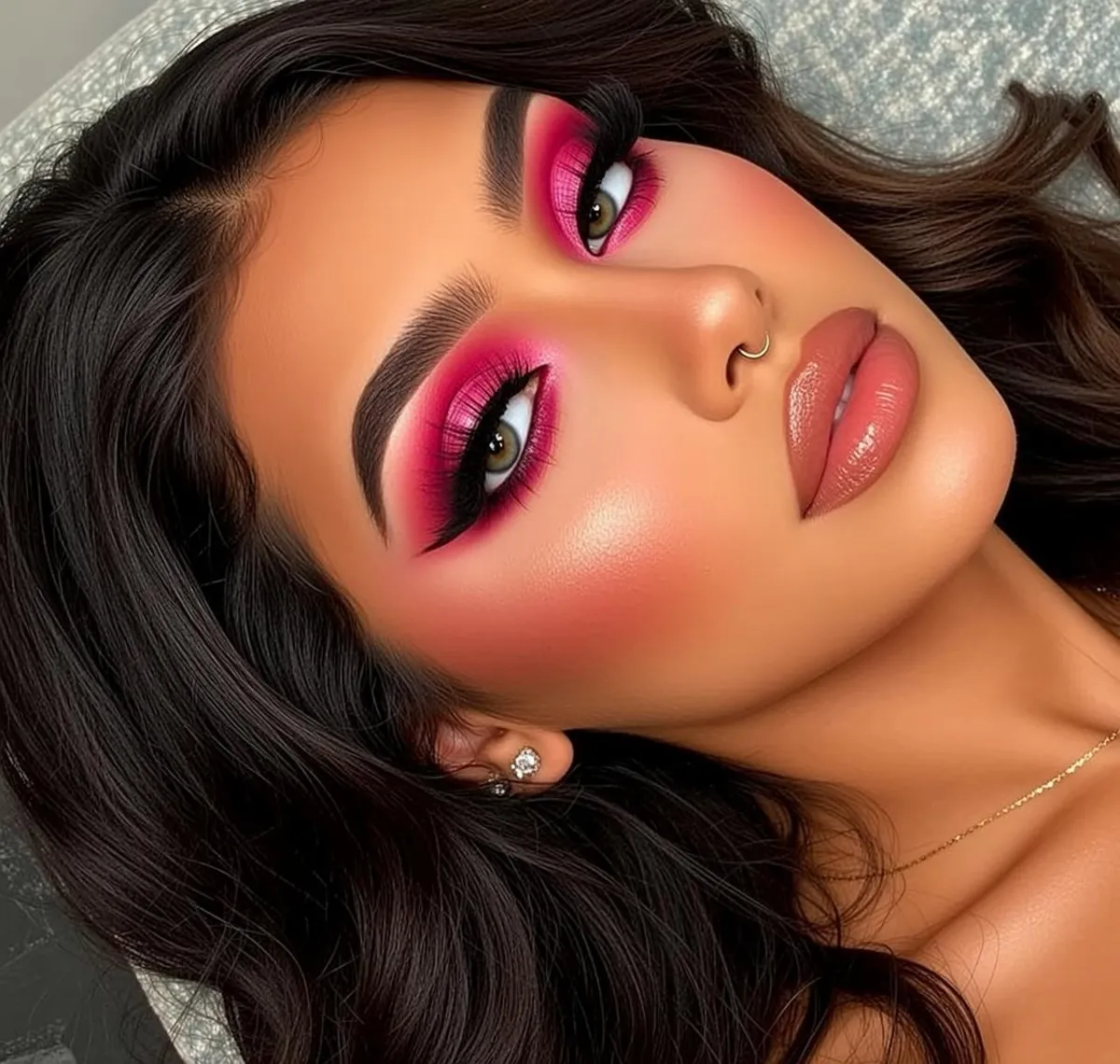 Makeup Close-up Head-and-shoulders Young Dark Wavy Hair