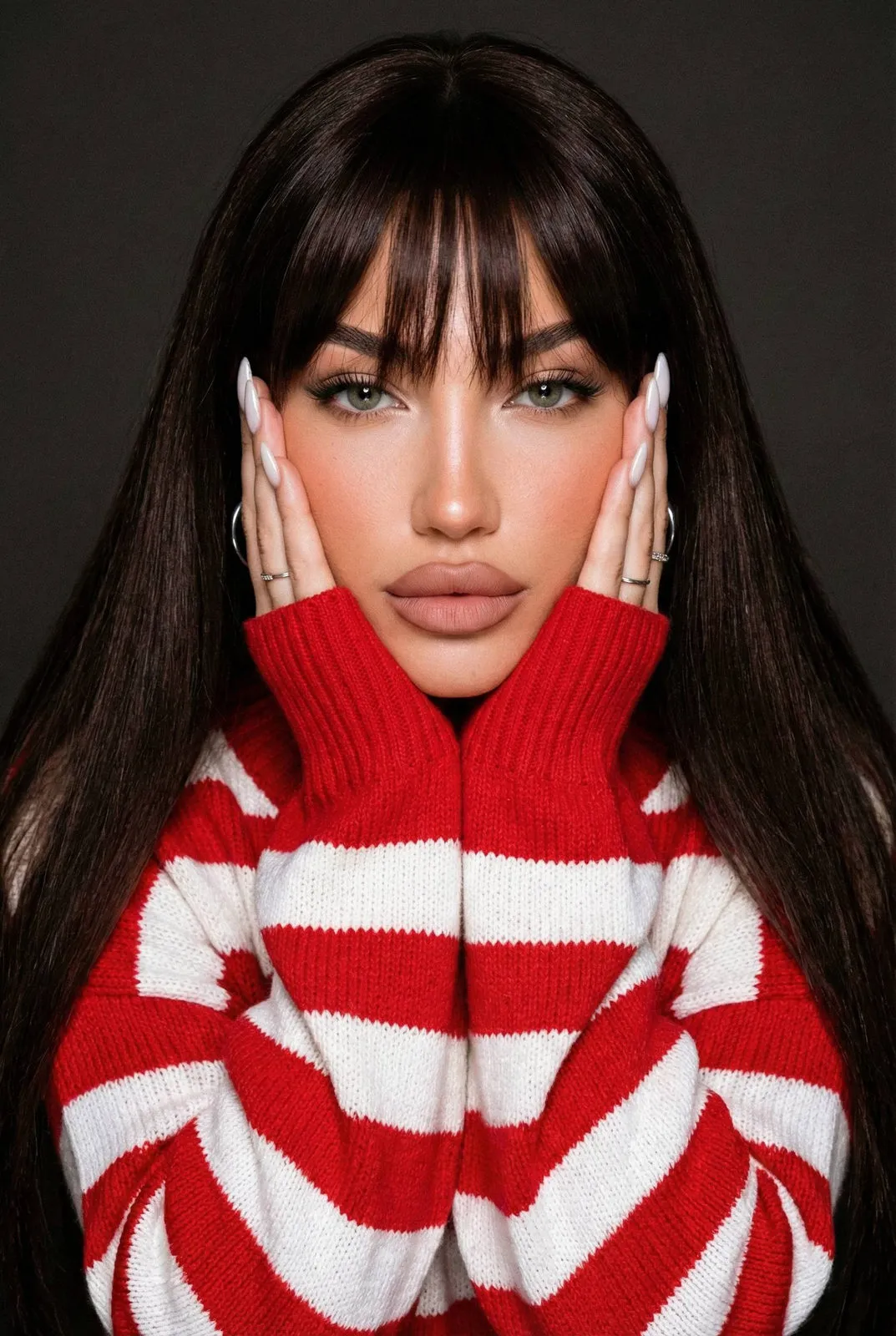 Realistic Beauty Portrait Studio Yarn