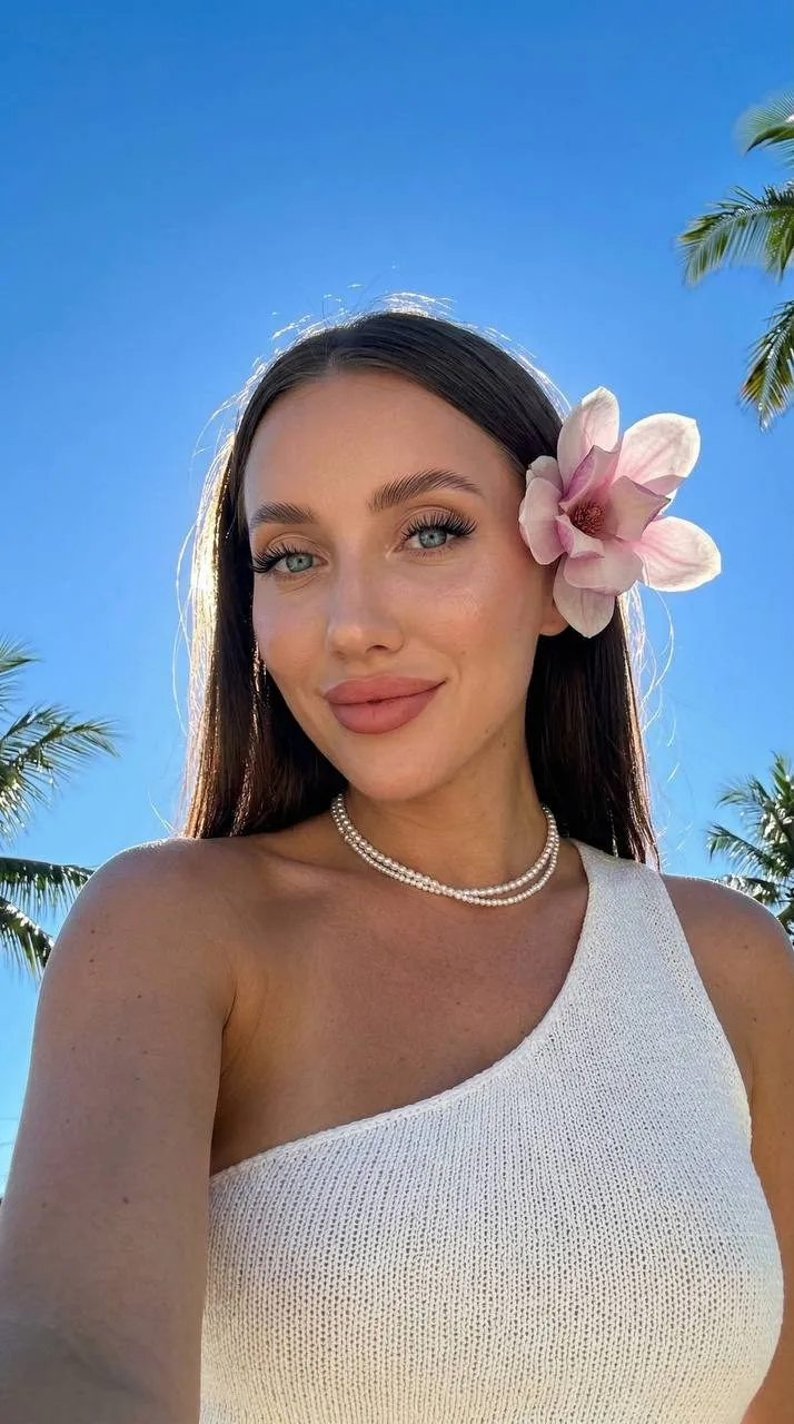 Makeup And Necklace In A Portrait