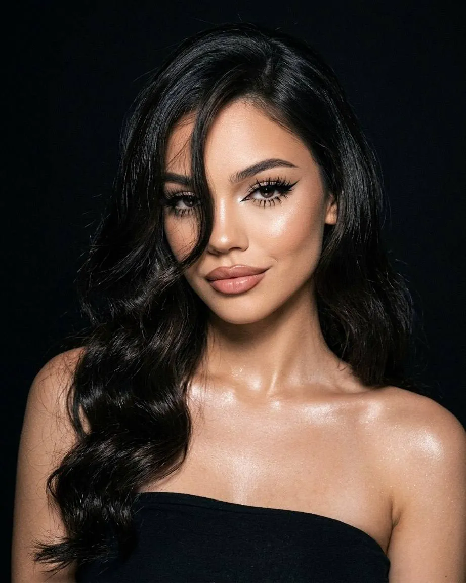 High Fashion Girl Beachy Waves Black Studio
