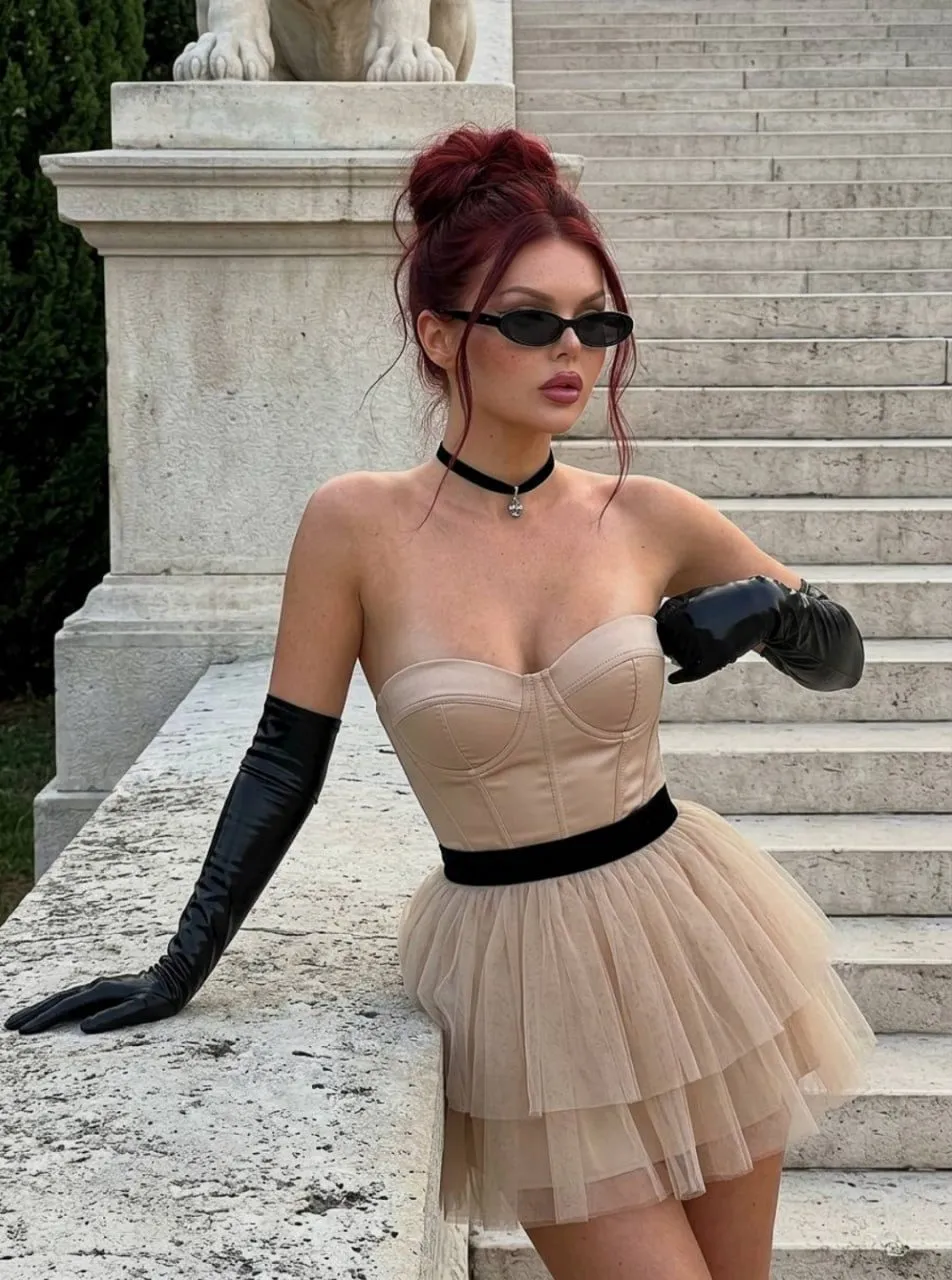 Stone Steps Black Leather Glove Selfie
