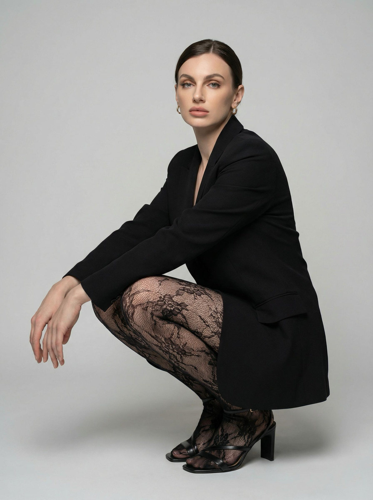 Minimalist Lace Authority
