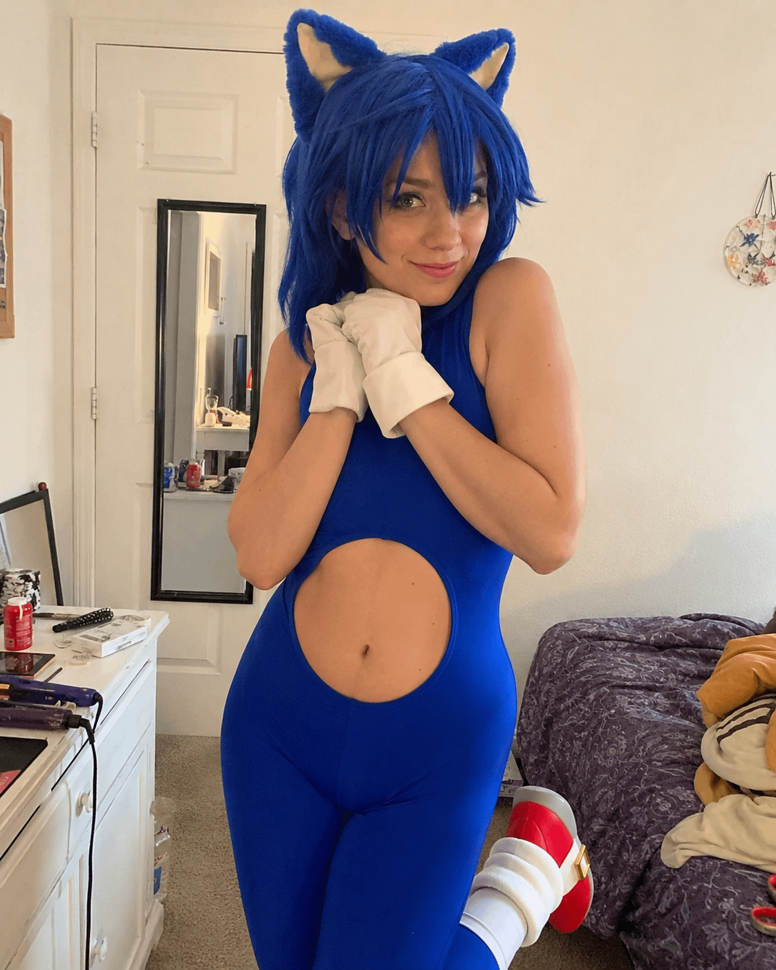 Sonic Cosplay In Bedroom With Blue Bodysuit