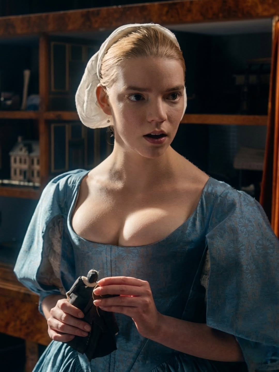 Blue Gown Miniature House Vermeer Lighting