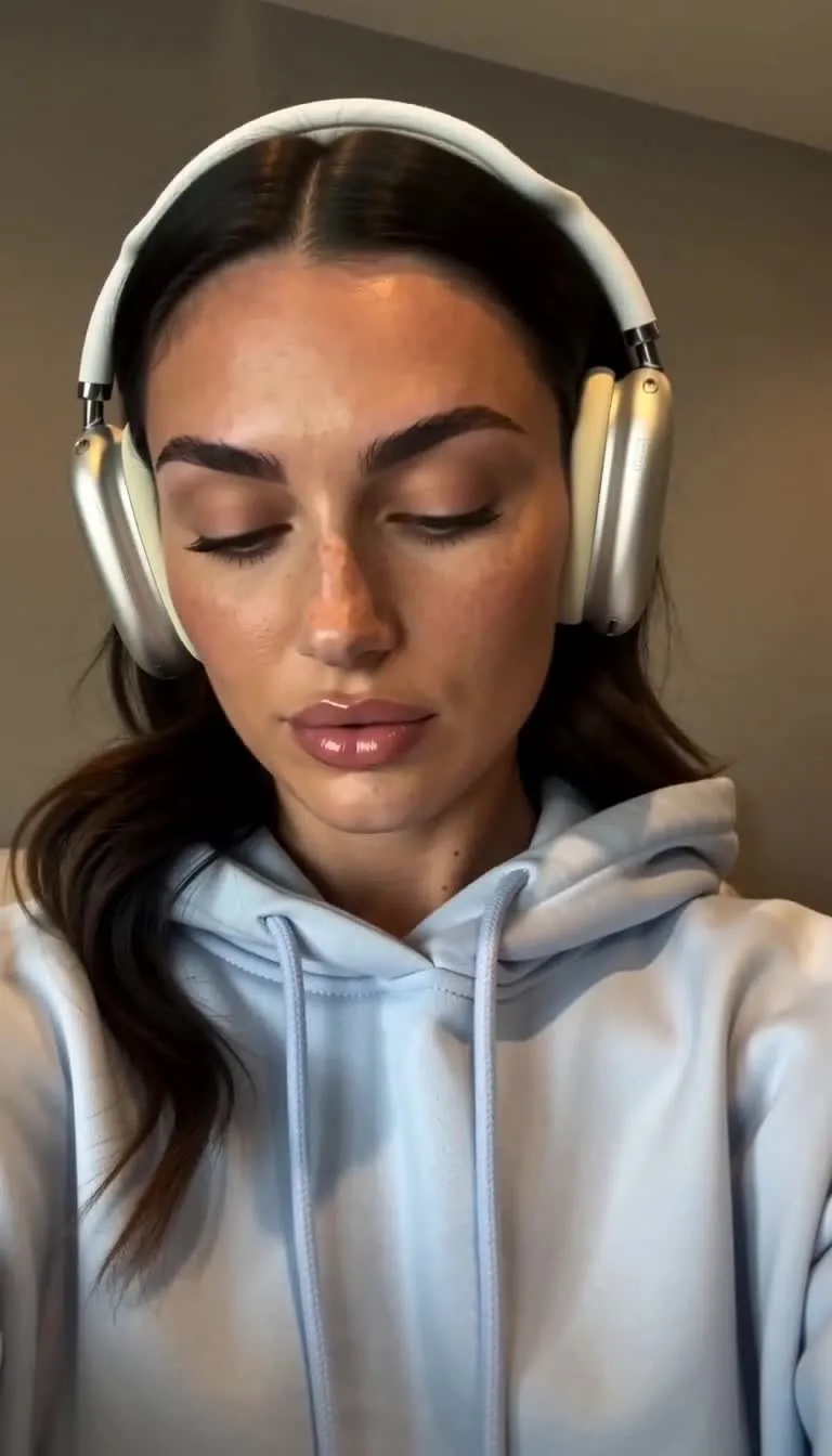Headphones Slow Smile