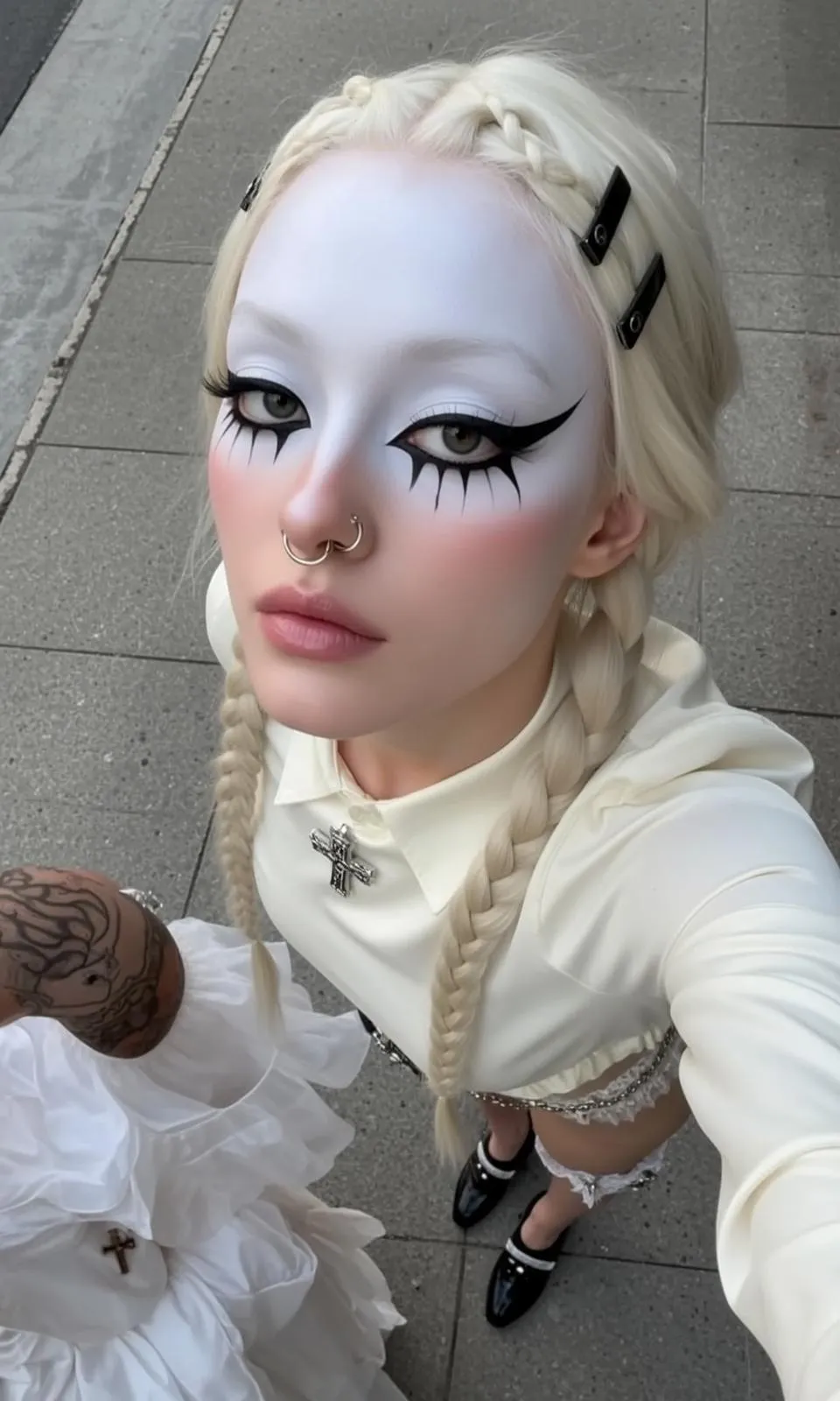 Halloween Makeup Pale Skin White Paint Blush